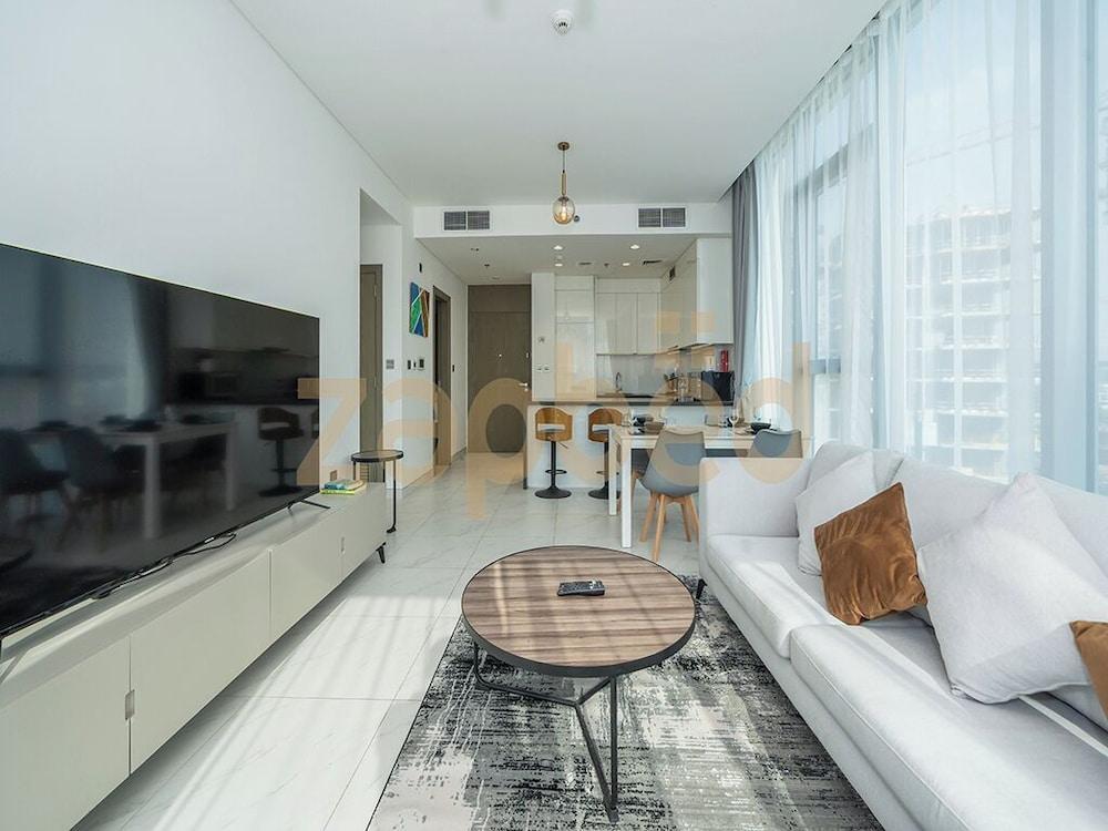 Zapbed-1 BR in District One Residence 16 - Tap to explore photos