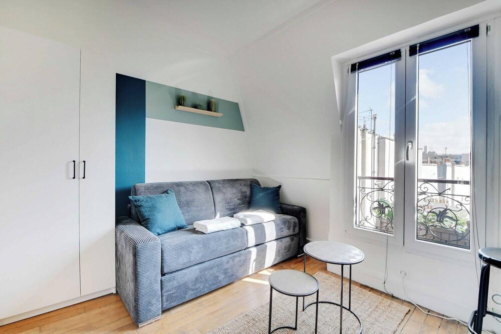 Intimate Studio for 2 People - Batignolles - Tap to explore photos