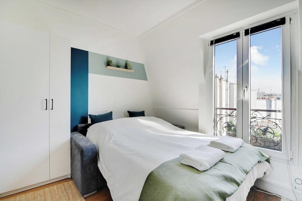 Intimate Studio for 2 People - Batignolles - Tap to explore photos