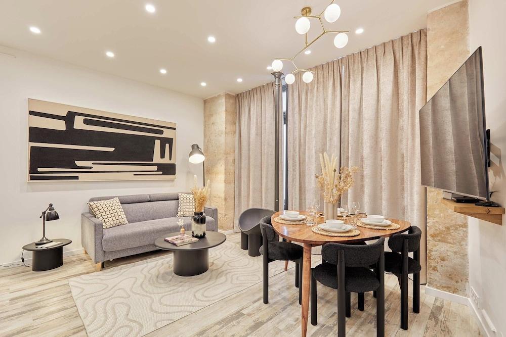 Superb Apartment Invalides St Germain des Pres - Tap to explore photos