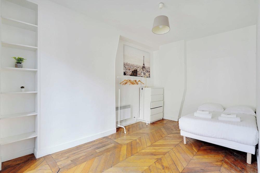 Charming Flat -2br/6p- Montorgueil - Tap to explore photos