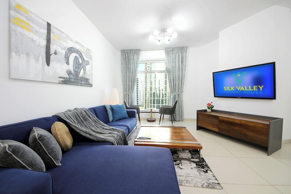 Silk Valley-Luxury 2B Burj Khalifa View