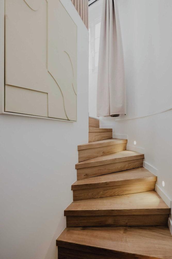 Charming and Intimate Apartment - 2br/3p - Louvre - Tap to explore photos