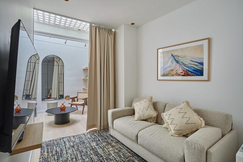 Sublim Apartment Le Marais Centre de Paris - Tap to explore photos