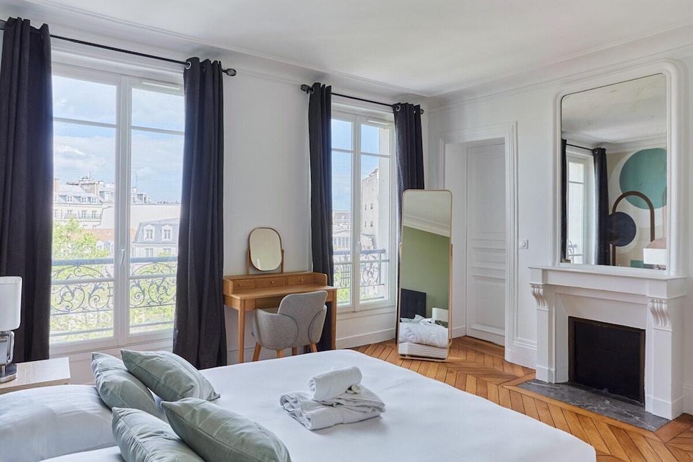 Sublime Apartment Bastille/le Marais - Tap to explore photos