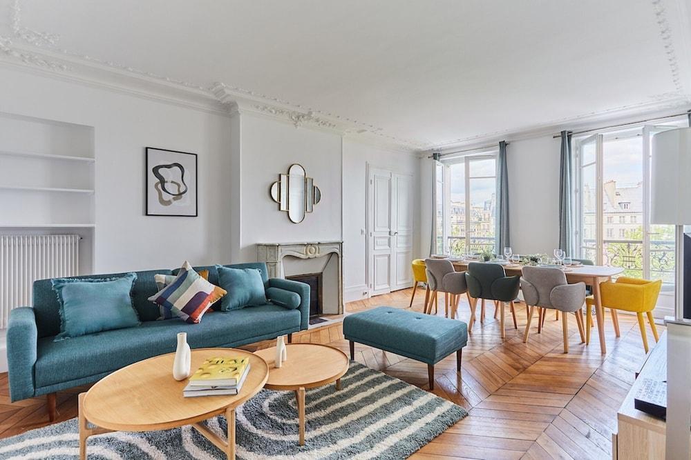 Sublime Apartment Bastille/le Marais - Tap to explore photos