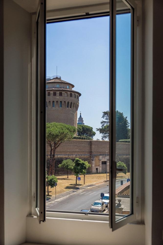 Vatican Pertusa Luxury Suites