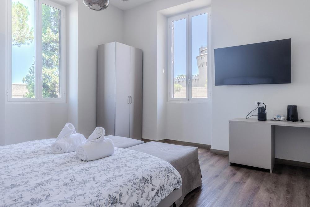 Vatican Pertusa Luxury Suites Room Type - Luxury Room, Non Smoking, City View