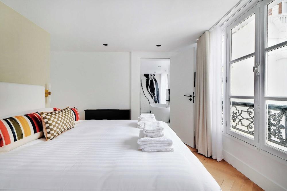 Exceptional Apartment - 4br/10p - Madeleine - Tap to explore photos