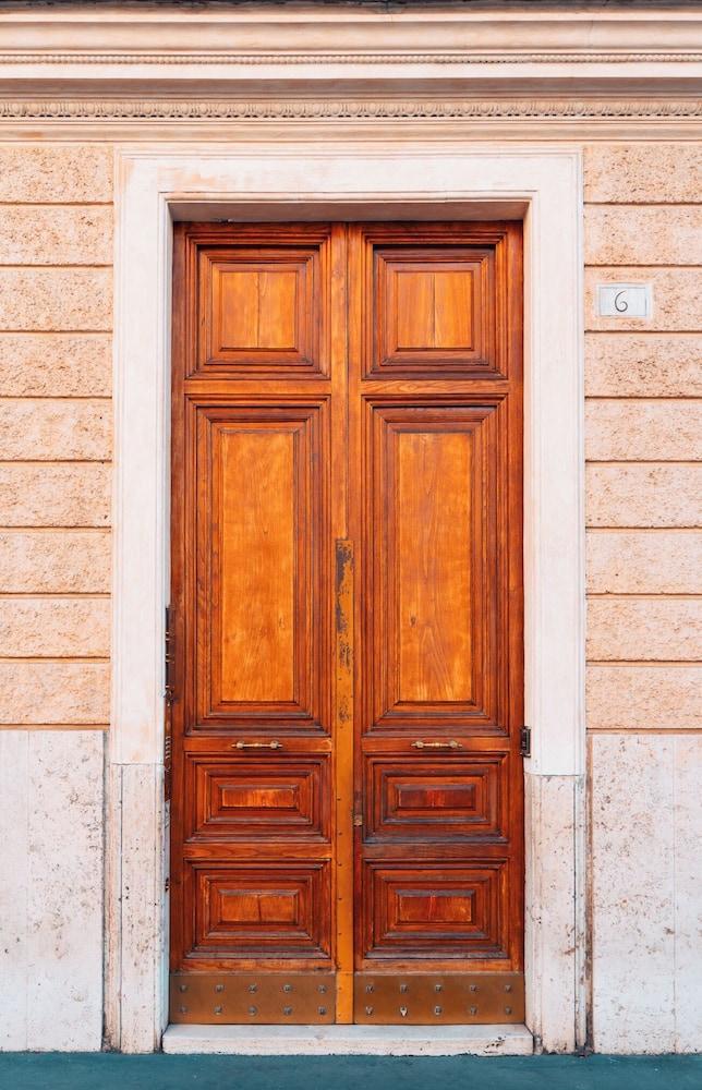 Whim Collection Vaticano Prati - Tap to explore photos