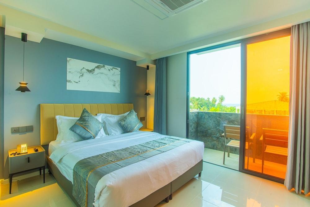 Lonuhiri at Dhigurah Room Type - Deluxe Double or Twin Room, Balcony, City View Lonuhiri at Dhigurah Room Type - Deluxe Double or Twin Room, Balcony, City View