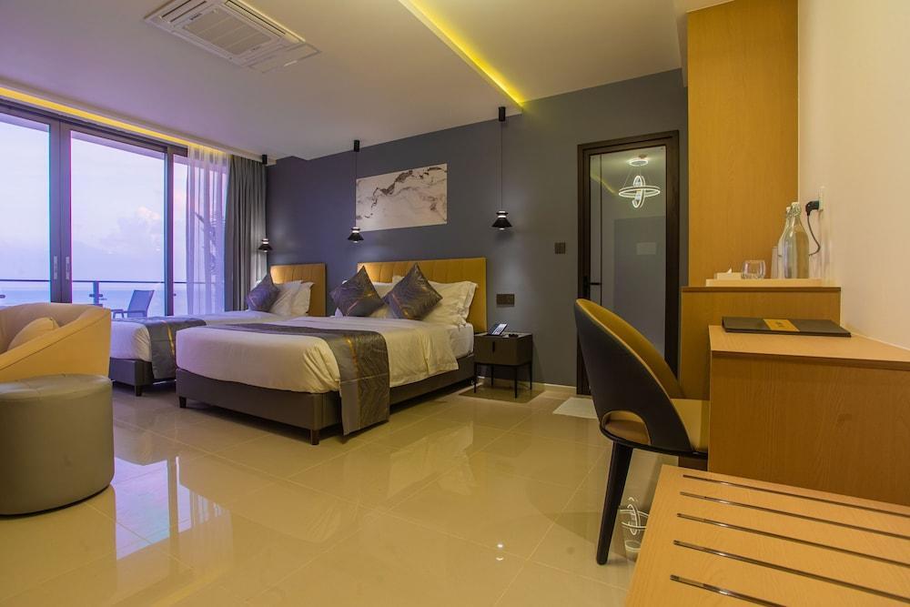 Lonuhiri at Dhigurah Room Type - Deluxe Triple Room, Balcony, Sea View