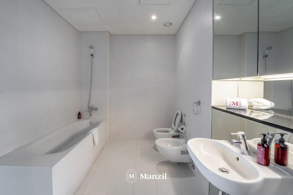 Manzil-1BR Apartment with Skyline Views - Tap to explore photos