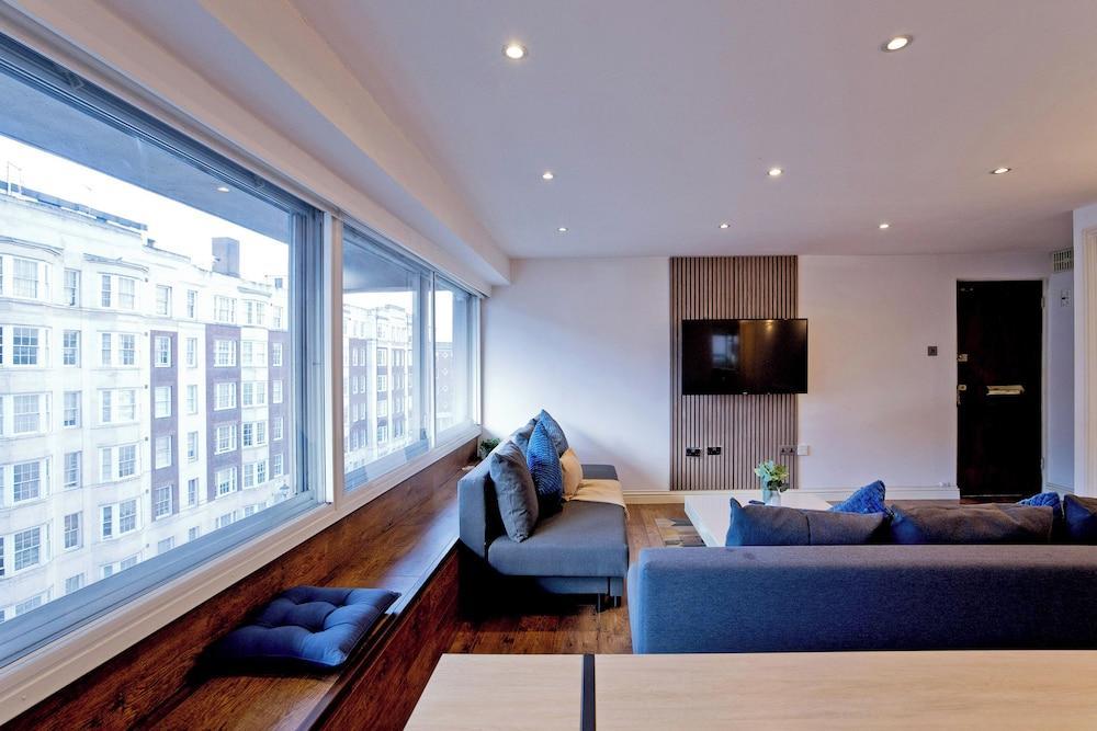 Imperial Queensway Apartment - Tap to explore photos