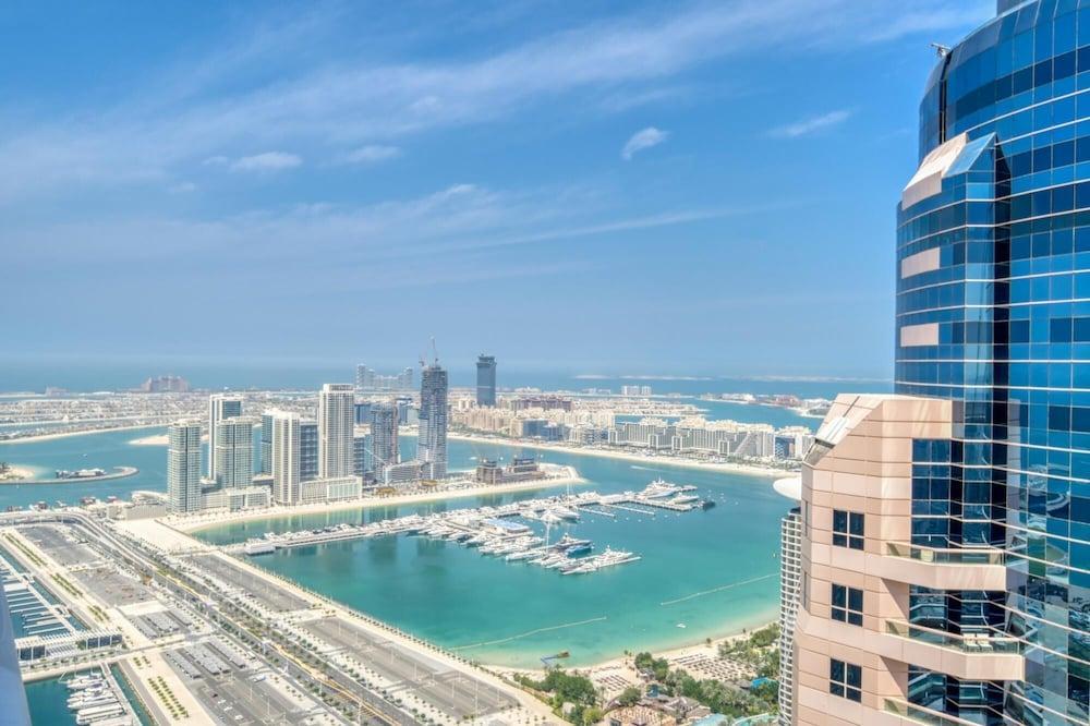 High-end Luxe Apt w Marina Views