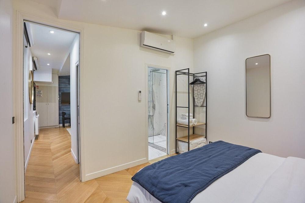 Superb & New Apartment Saint Germain des Pres - Tap to explore photos