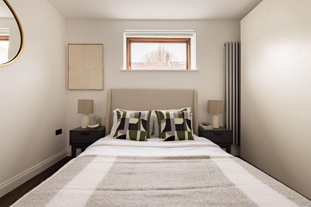 The Belsize Park Escape - Modern 2bdr Apartment - Tap to explore photos