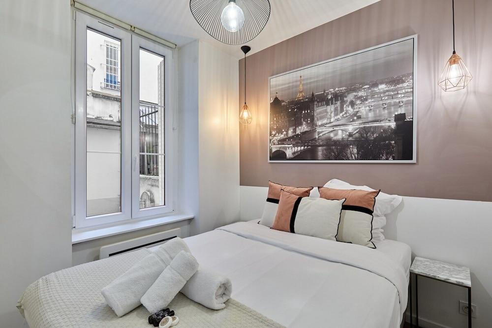 Charming Apartment Invalides Eiffel Tower - Tap to explore photos