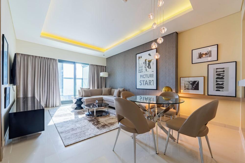 Damac Paramount Towers - Business Bay - Tap to explore photos