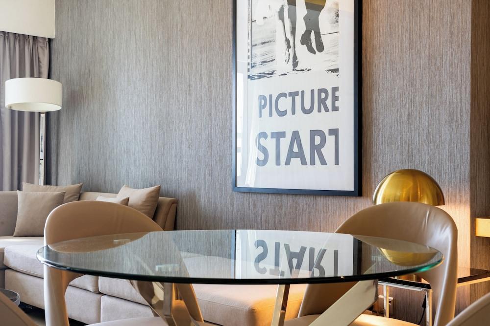 Damac Paramount Towers - Business Bay - Tap to explore photos