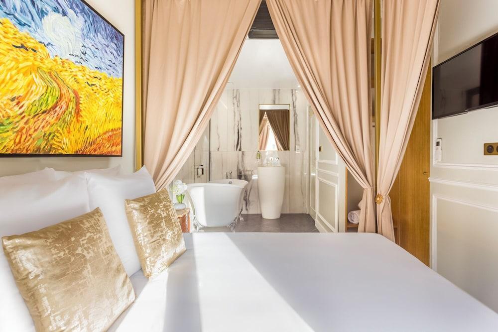 Merveil Luxury Suites - Septembre I-II - Tap to explore photos