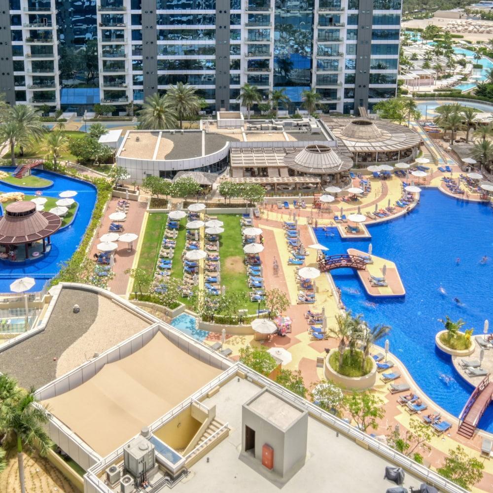 Spacious 3BR w Beach Access at the Palm - Tap to explore photos