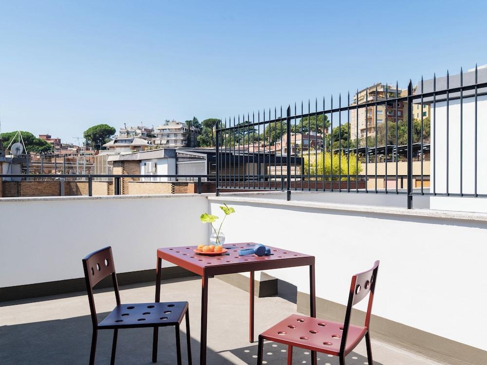 Numa Rome Trastevere Room Type - Large Studio with Kitchen and Terrace