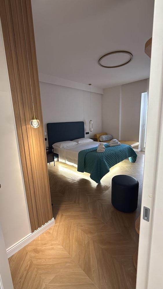 ULIVO GUEST HOUSE ROME Room Type - Superior Quadruple Room, Courtyard View