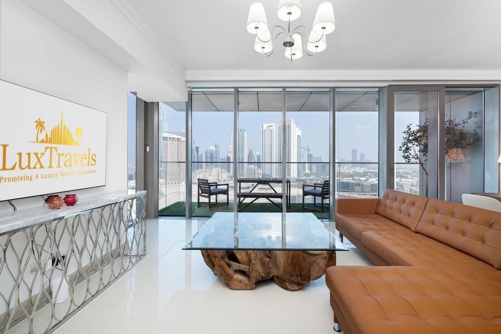 Lux BnB Boulevard Point Burj Views - Tap to explore photos