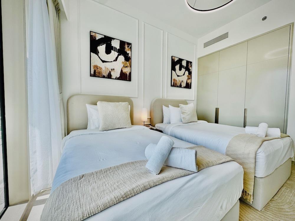 Venduras Elite 2BR Burj Khalifa View