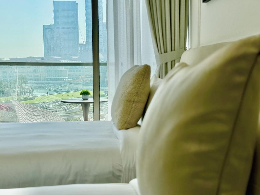 Venduras Elite 2BR Burj Khalifa View - Tap to explore photos
