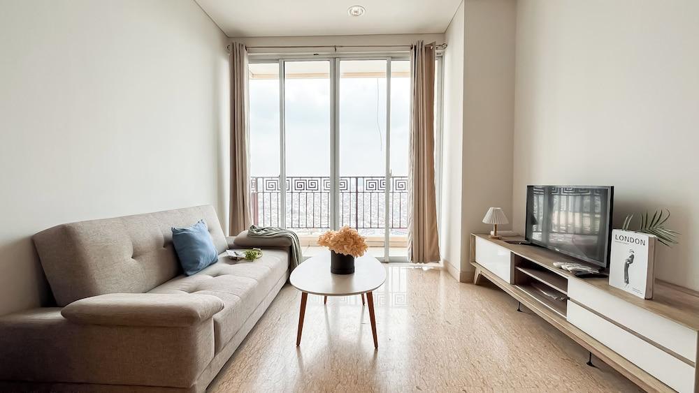 Spacious And Comfortable 3Br Apartment At Lucky Tower Residence - Tap to explore photos