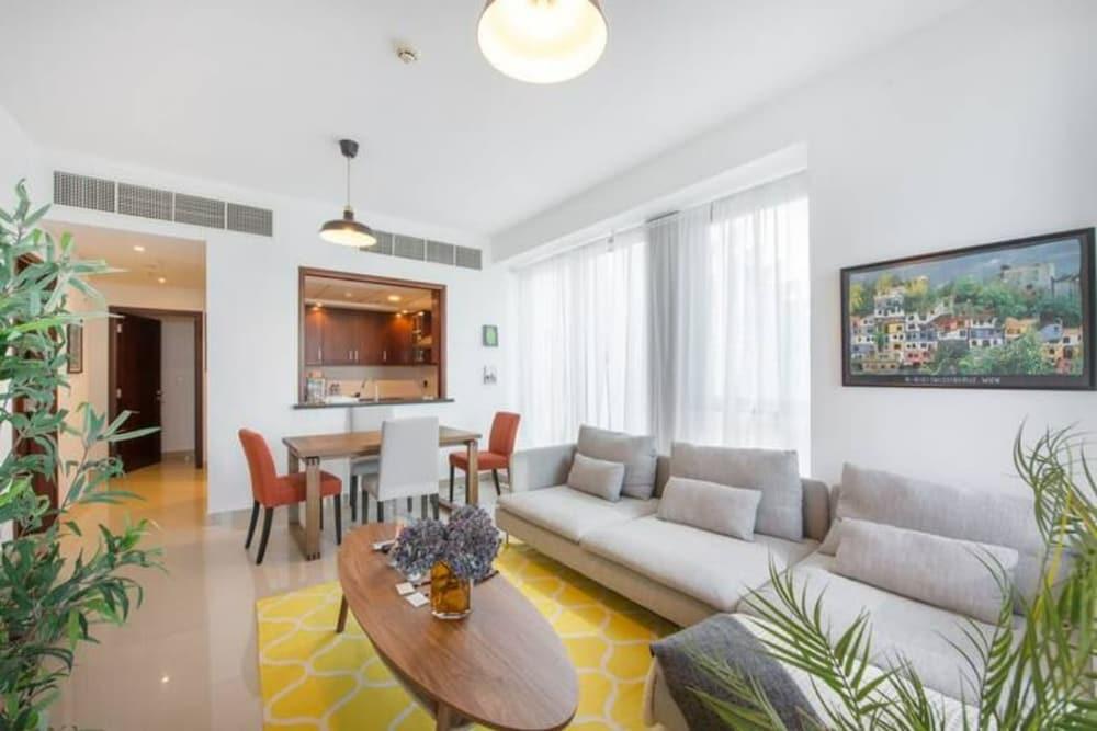 Upscale 2BR With Breathtaking Burj Views