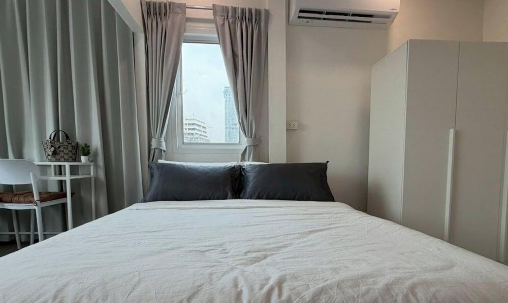 NamasStay Silom Room Type - Superior Single Room, 1 Queen Bed, Non Smoking, City View NamasStay Silom Room Type - Superior Single Room, 1 Queen Bed, Non Smoking, City View