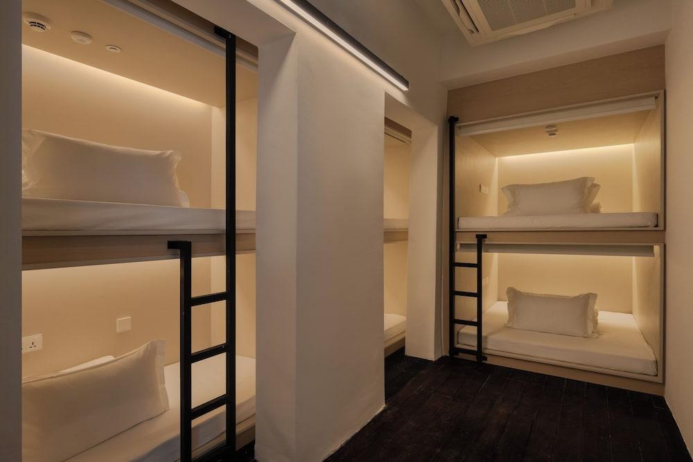 BEAT. 1932 Hostel at Chinatown Room Type - Family Room, Multiple Beds