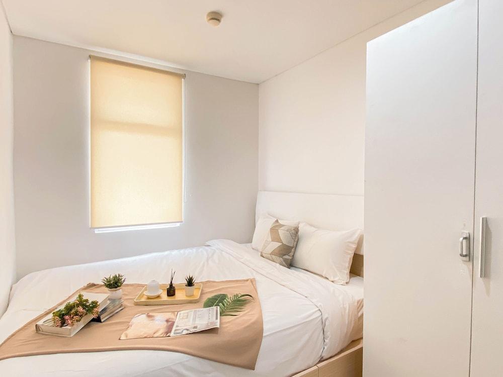 Basic Look 1 Br At Vittoria Residence Apartment Room Type - Standard Apartment
