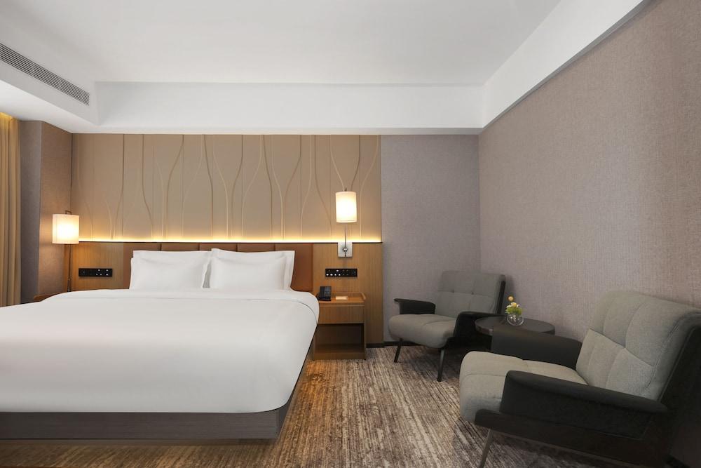 Huayu Wanfu Hotel Room Type - Deluxe Double Room