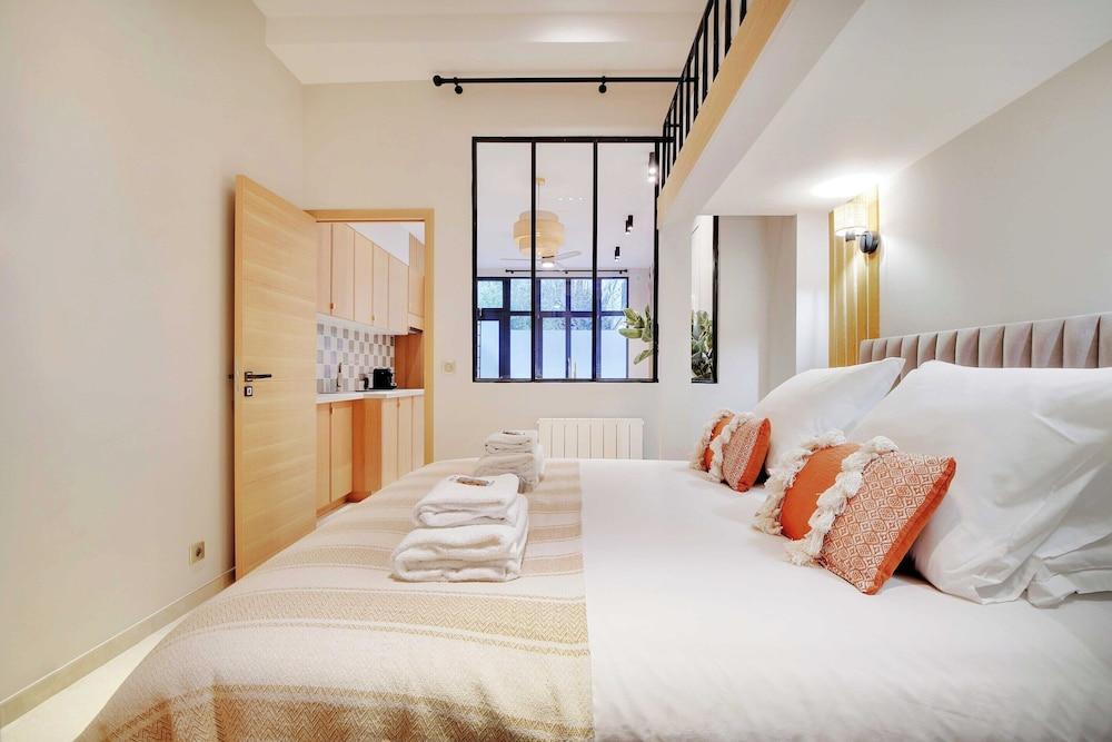 Charming Apartment - 2br/7p - Sacre-coeur / Ramey I - Tap to explore photos