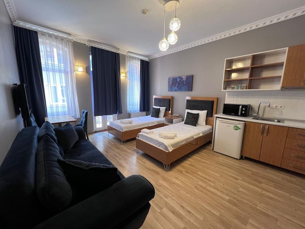 Pera Nova House Room Type - Deluxe Triple Room