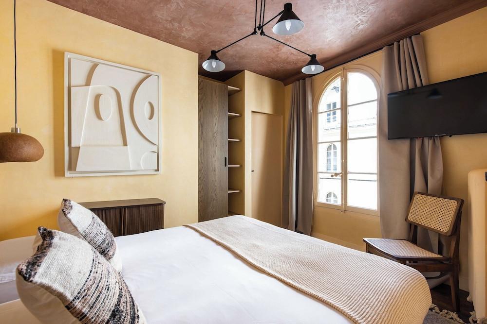 Charm and Comfort - 1bd/4p - Grands Boulevards - Tap to explore photos