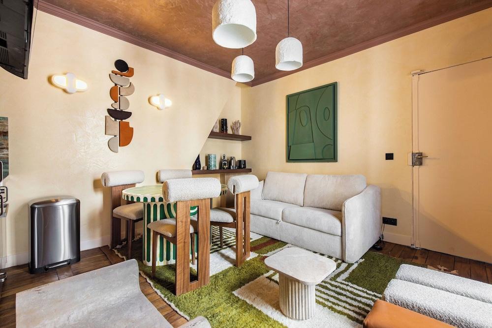 Charm and Comfort - 1bd/4p - Grands Boulevards - Tap to explore photos