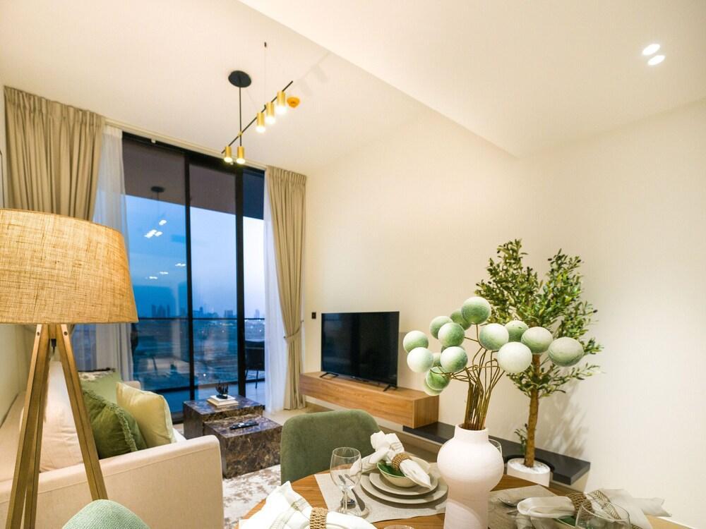 Easygo- Stylish 1bdr Binghatti Corner - Tap to explore photos