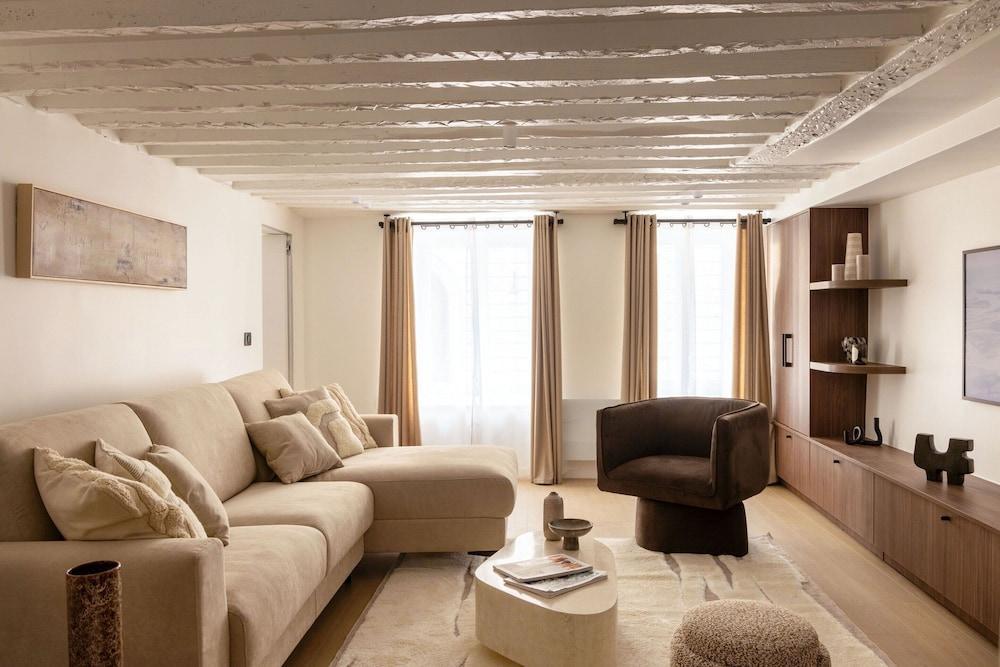 Luxury Apartment -2br-6p- Musee du Louvre - Tap to explore photos