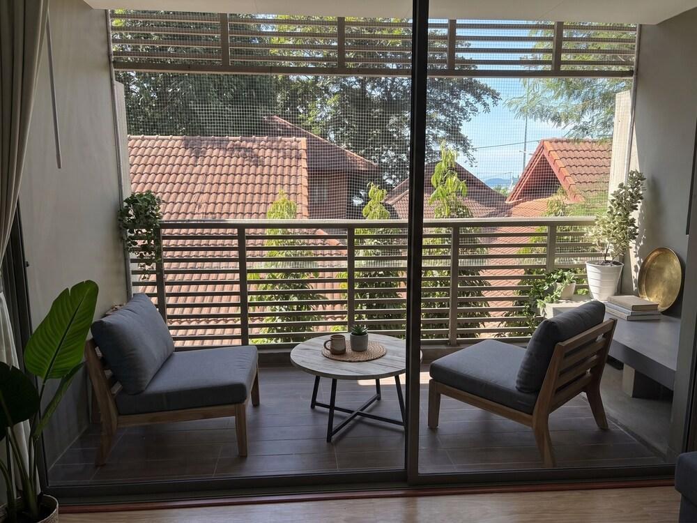 Avatara Beachfront - Best Rooftop Pool & Ocean Views Room Type - Deluxe Apartment, Balcony