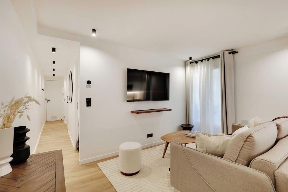 Stunning Apartment -2br/6p- Grand Rex - Tap to explore photos