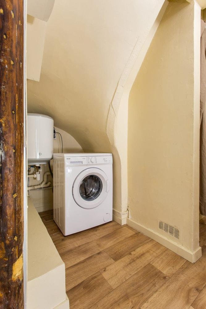 Cosy Studio for 2 People - Luxembourg - Tap to explore photos