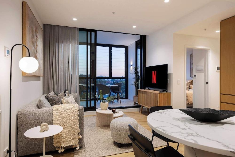 Saint Noir in St Kilda Room Type - House