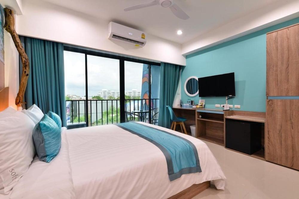 Jomtien Beach Sleep Inn - Steps from Beach & Market Room Type - Deluxe Double Room, Balcony, City View Jomtien Beach Sleep Inn - Steps from Beach & Market Room Type - Deluxe Double Room, Balcony, City View