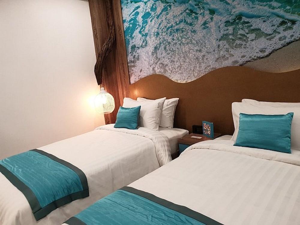 Jomtien Beach Sleep Inn - Steps from Beach & Market - Tap to explore photos