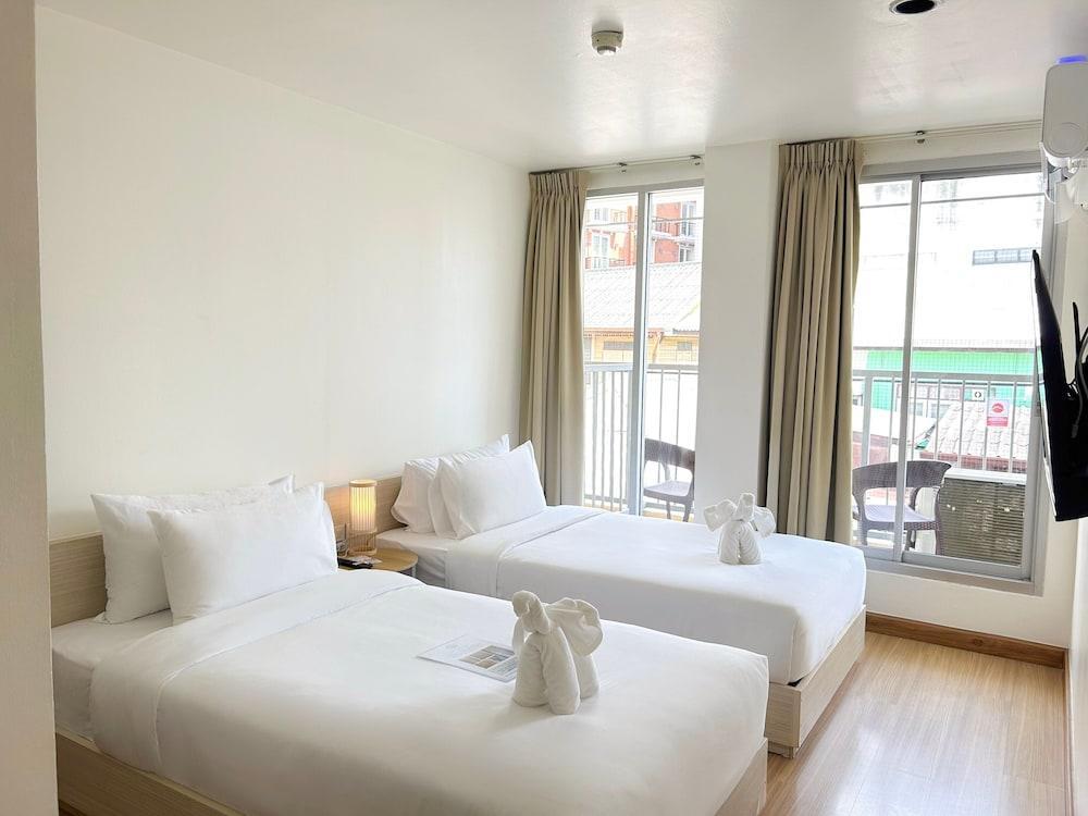Taradii Boutique Room Type - Deluxe Twin Balcony – Premium